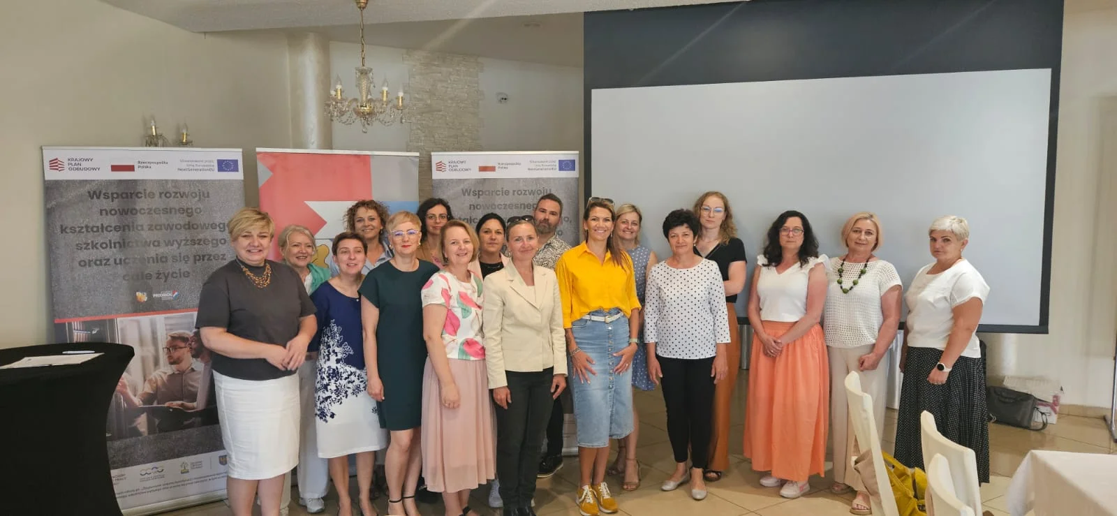 Działania CSIPZ w ramach projektu Krajowy Plan Odbudowy 24 anna ploska szkolenie dla rady pedagogicznej szkolenia dla doradco zawodowych prelekcja dla doradcow zawodowych panel dyskusyjny doradztwo zawodowe